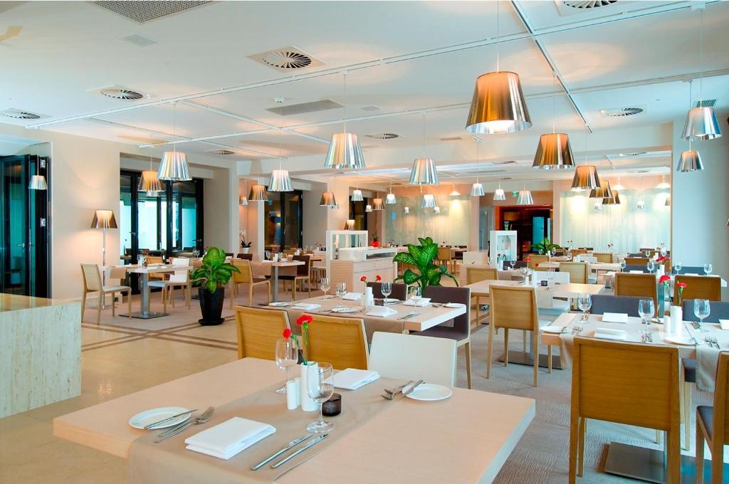 River Style Hotel & Spa Reda Restaurant bilde